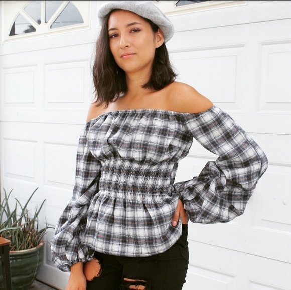 🚨//The Ginger// plaid puff sleeve Blouse - Picture 3 of 8